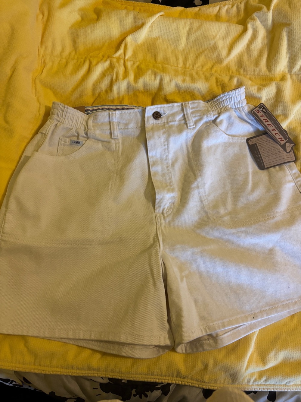 Lee Women’s White Stretch Casual Shorts